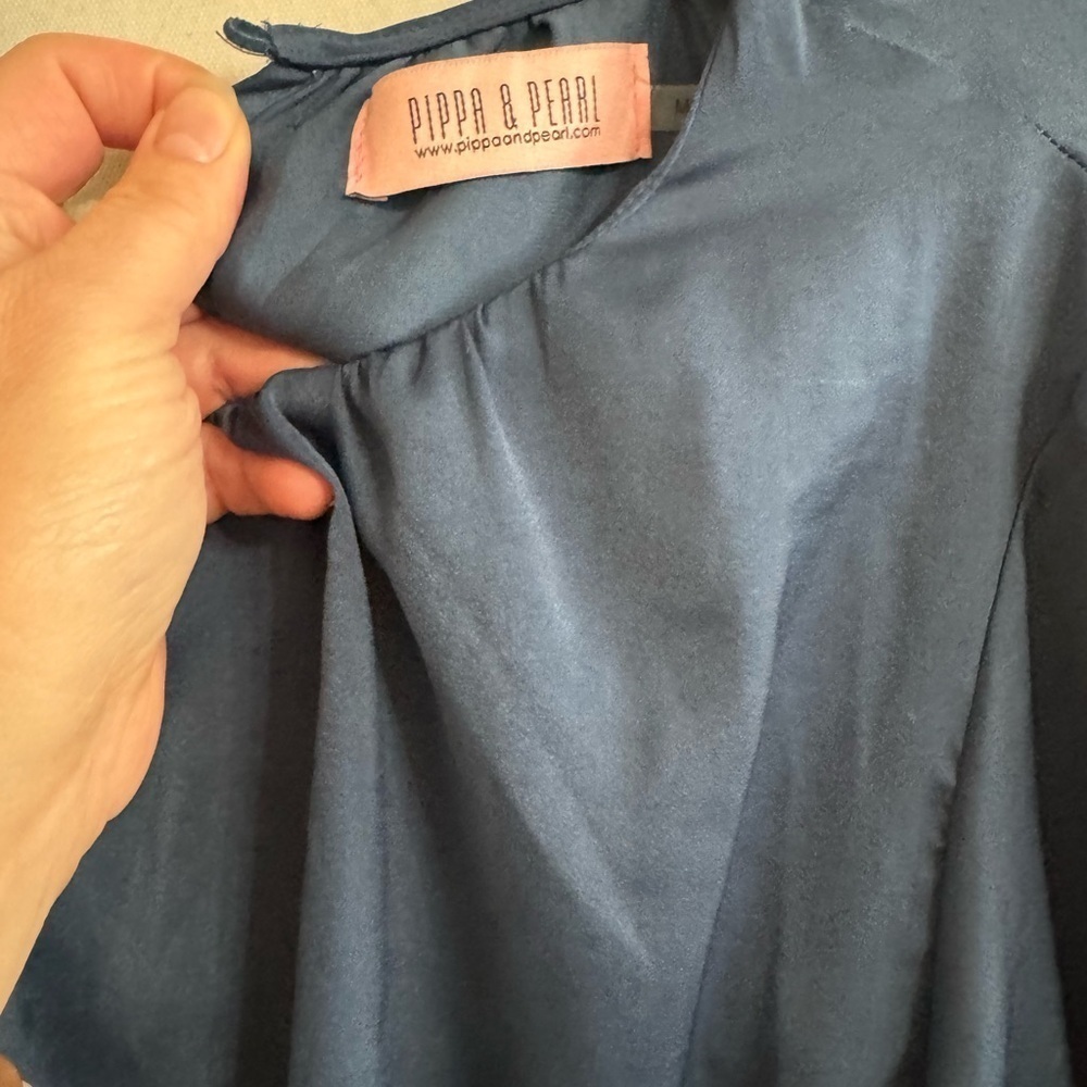 Pippa and Pearl blouse. Size M Elegant. Balloon Sleeve - Picture 4 of 5